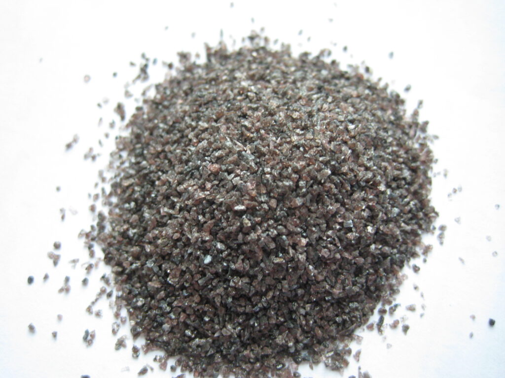 Oxyde d'alumine brun 0-1 mm 1-3 mm 3-5 mm 200 °F 325 °F pour mélange de pilonnage réfractaire -1-Brown fused alumina-Haixu Abrasives ALUMINIUM FUSIONNÉ BRUN